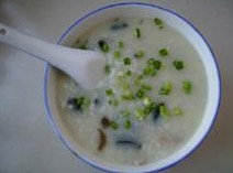 介绍皮蛋瘦肉粥的做法